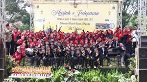 Sekolah dasar ditempuh dalam waktu 6 tahun, mulai dari kelas 1 sampai kelas 6. Profil Alumni Sdit Al Islam