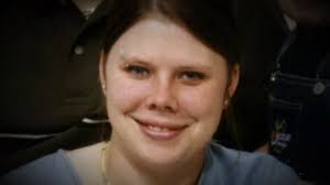 Para sus vecinos era como una hija adoptiva, pero ella los enterró vivos  para quedarse con su dinero