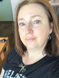 Kim Sowden's Instagram, Twitter & Facebook