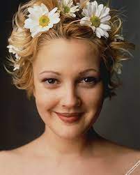 Her boyfriend, josh fox, also is known for his hair style and appears to have long, straight and curly hair. Hd Wallpaper Women Actress Blonde Short Hair Drew Barrymore Face Portrait Wallpaper Flare