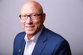 Larry Weil's Instagram, Twitter & Facebook