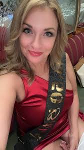 Claudia Epperson's Instagram, Twitter & Facebook