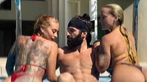 Porno mu çekiyorsun? yorumları yağmıştı! Turabiye tepki yağınca o pozu  sildi! Daha +18 ile geri döneceğiz - Magazin Haberleri