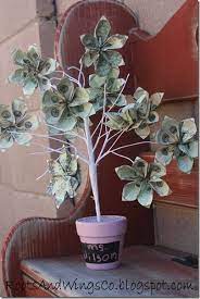 How To Make A Money Tree Teacher Appreciation Money Flowers Money Trees Teacher Appreciation Gifts