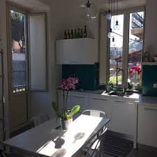 Añadirán funcionalidad a tus mesas y ayudarán a mantener tu oficina ordenada, como cajones para el almacenaje o espacios. Ideas Y Fotos De Mesas Cocina Blanca En Madrid Para Inspirarte Habitissimo