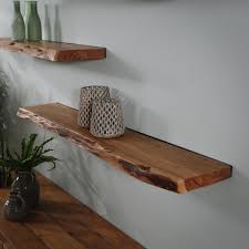 Planche Etagere Murale En Bois Massif Verni 90cm Bord Naturel Fixation Invisible En 2020 Etagere Murale Bois Etageres Murales Bois