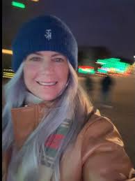 All smiles ✌🏻🙃✨💖🫶🏻 #greyisthenewblack