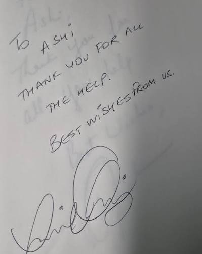 Virat Kohli and Anushka Sharma won hearts after leaving a sweet handwritten  note for a fan in Ahmedabad. Thoughtful, personal, and straight from the  heart #anushkasharma #viratkohli #virushka #ds0z