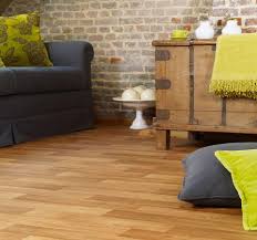 صفح أو مشمع وهو رأي أفضل اختيار الأرضيات مدى تعقيد الاختيار أيهما أفضل مصفح أو مشمع في المنزل والشقة