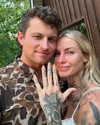 Harry Bledsoe's Instagram, Twitter & Facebook