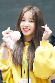 Whilst her mother was pregnant with her, she would often use mp3 players and let her listen to all kinds of music. Yuqi G Idle Amx Kpop Girl Groups G I Dle Kpop Girls