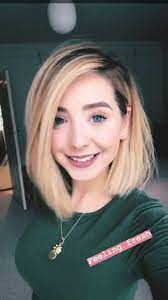 Saved by zahra muhith🥀 zahra muhith🥀 Pin By Sam Holden On Zoella Zoe Sugg Short Hair Curly Girl Hairstyles Short Hair Styles