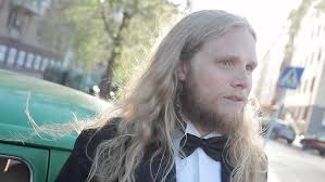 Pappa: "KOPPLA NER JAG SKA ANVÄNDA TELEFONEN" Jag: "suck, okeeeej snart"