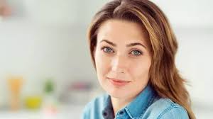 Heartache as 'beautiful' mum, 29, dies just days after giving birth to  daughter