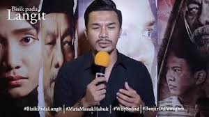 Her two brothers are also more than willing to sacrifice their own future just so their sister could further her studies. Ummi Nazeera Review Film Bisik Pada Langit Youtube