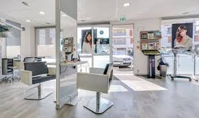 Route du bord de mer. Pascal Coste Coiffeur A Merignac