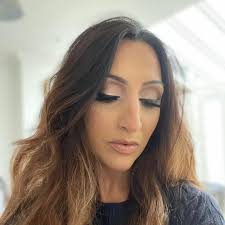 Hi I will be going to Dubai in about 3 weeks and will be celebrating my  bday whilst there…can anyone recommend any good restaurants/bars for food  and drinks where we can also