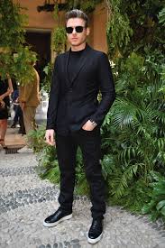 So that you aren't lost in the wild waters of the fad world, we've located the 15 best men's summer pants for wearing to the beach. Gq S 50 Best Dressed Men Of 2020 British Gq