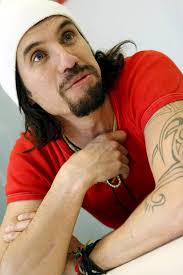 Macaco canta sus historias