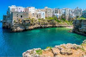 Una fantastica insenatura naturale della litoranea salentina appartenente al comune di pulsano (ta). La Rotta Dei Due Mari Il Cammino Da Polignano A Taranto Tra Mare E Tradizioni Secolari Greenme