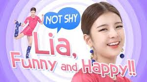 One of them was a stage for ssak3's in summer performed by the boyz's juyeon, itzy's lia, and stray kids' han. Itzy Lia Funny Cute Not Shy Happy Moment Ep1 Youtube