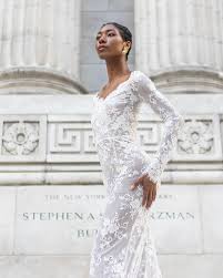 vowsofstyle Bride and the City Claudia McDade captures the beauty of  juxtaposition in this fashion pictorial. The historic New York Public  Library and modern gowns by BB NYC marry, creating a