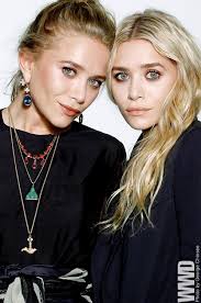 Olsens Anonymous: 15 Times The Olsen Twins Wore Green Jewelry