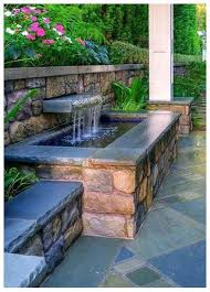 Desain kolam ikan di belakang rumah ini bisa kamu buat dengan bentuk apapun. Desain Kolam Ikan Sederhana Kolam Ikan Ide Halaman Belakang Kolam Halaman Belakang