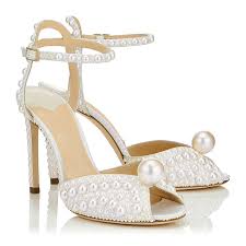 Sandalen haben üblicherweise keinen oder zumindest keinen nennenswerten absatz. Rabatt Weisse Hochzeit Sandalen Perlen 2020 Weisse Hochzeit Sandalen Perlen Im Angebot Auf De Dhgate Com