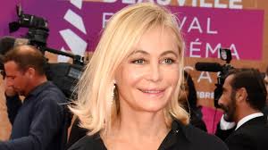 Videos about the diva, the one and only goddess emmanuelle béart. Emmanuelle Beart Je Souffrais Depuis Des Annees De Ne Plus Entendre Mon Pere