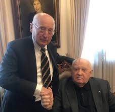 Er war von märz 1985 bis august 1991 generalsekretär des zentralkomitees der. 30 Jahre Mauerfall Michail Gorbatschow Im Gesprach Mit Stefan Aust Welt