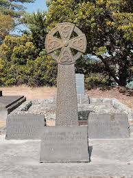 File:Julius gravestones.jpg