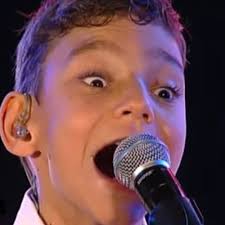 Listen to Que bonito