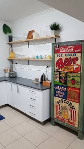 They are the player's spawn point whenever they join the game, and they can be customized with an assortment of wallpapers, floors, and furniture. 4 Bedroom House