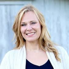 Angela Clowers's Instagram, Twitter & Facebook