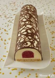 Buche Framboise Amande En Dentelles De Chocolat Recette Gateau Noel Recette Dessert Noel Buche De Noel