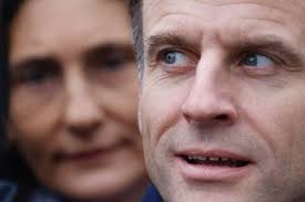 Un retour aux affaires contrarié pour Amélie Oudéa-Castéra