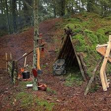 Survie Outdoor Camping Survivalisme Vivre En Autarcie Nature Voyage Foret Sauvage Explorer Baroudeur Feu De Camp Bivouac Buschraf Survivalisme Survie Baroudeur