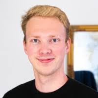 Charlie Loos's Instagram, Twitter & Facebook