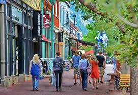 South boulder mall is a conglomeration of sporting goods stores, coffee shops, breakfast joints, and one heck of a brewery. Pearl Street Mall Beloved Boulder Attraction Colorado Com