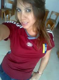 Venezolanos se ponen la camiseta Vinotinto