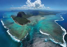 Did you take a good photo of this peak? Best 30 Le Morne Brabant Fun On 9gag