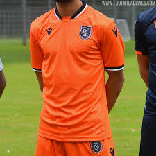 Son dakika spor haberleri ve en yeni transfer dedikoduları için fanatik'i takip edin ve sporla ilgili gelişmelerden haberdar olun! Unique Istanbul Basaksehir 19 20 Home Away Third Kits Released Footy Headlines