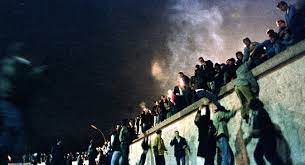 So feiert berlin 30 jahre mauerfall. Mauerfall Ausloser War Ein Versprecher Russia Beyond De