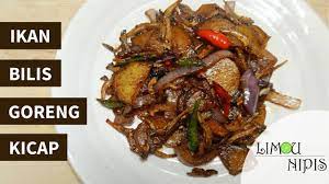 Best eaten immediately and topped with finely julienned spring onions and. Ikan Bilis Goreng Kicap Youtube