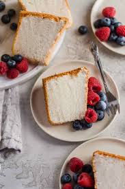 You can make the best angel food cake ever with just six ingredients! Angel Food Cake Recipe Brown Eyed Baker