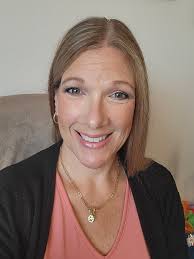 Happy Monday, beauties!! Today I chose to go with coral lips and cheeks and  a a neutral eye. HAC is the usual, Athens, White Peach, and Astoria Bronzer  is Xanadu Lips is