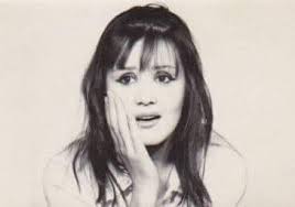 La mulți ani, Rodica Mandache! 🌺 „M-am născut la Iași. Iașiul e un oraș  academic, e un oraș căruia nu degeaba i se zice dulcele târg al Ieșului,  pentru că e într-adevăr