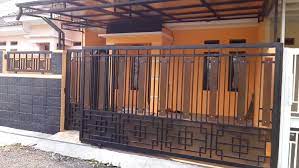 Pagar besi horizontal setengah tembok. 11 Inspirasi Model Pagar Rumah Minimalis Hunian Lebih Aman Dan Nyaman Rumah123 Com