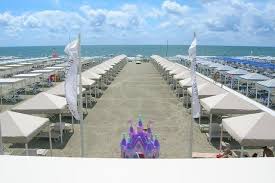 A lido di camaiore vicinissimo a tutti i servizi e al mare, proponiamo ampio bilocale di 50 mq completamente. Case Vacanze Lido Di Camaiore A Partire Da 27 Hundredrooms